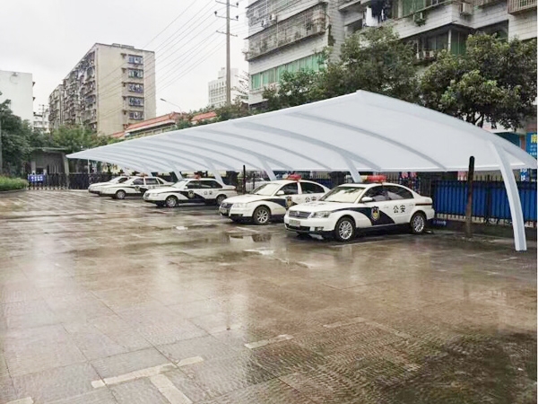 停車棚